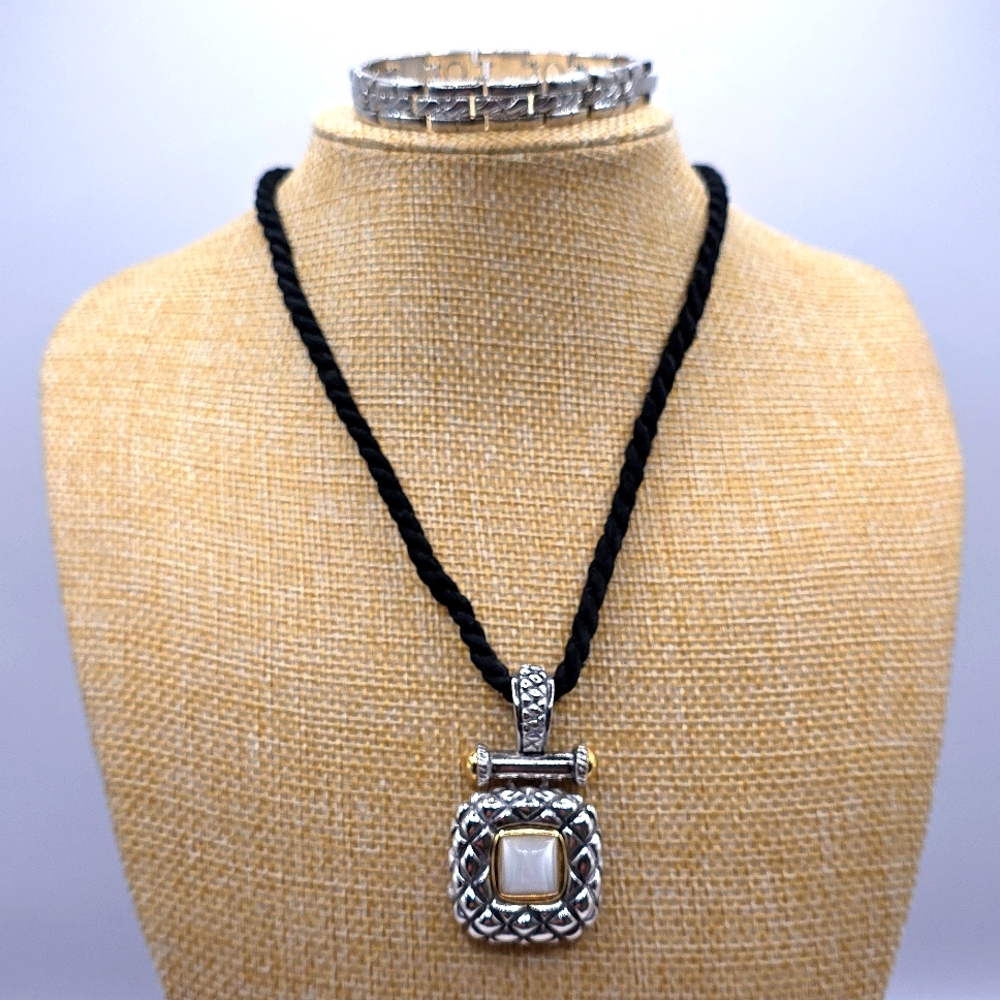 Premier Designs Two Tone Black Cord Pendant Necklace.